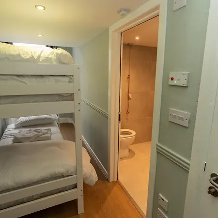 Talbot Street Guest House-2